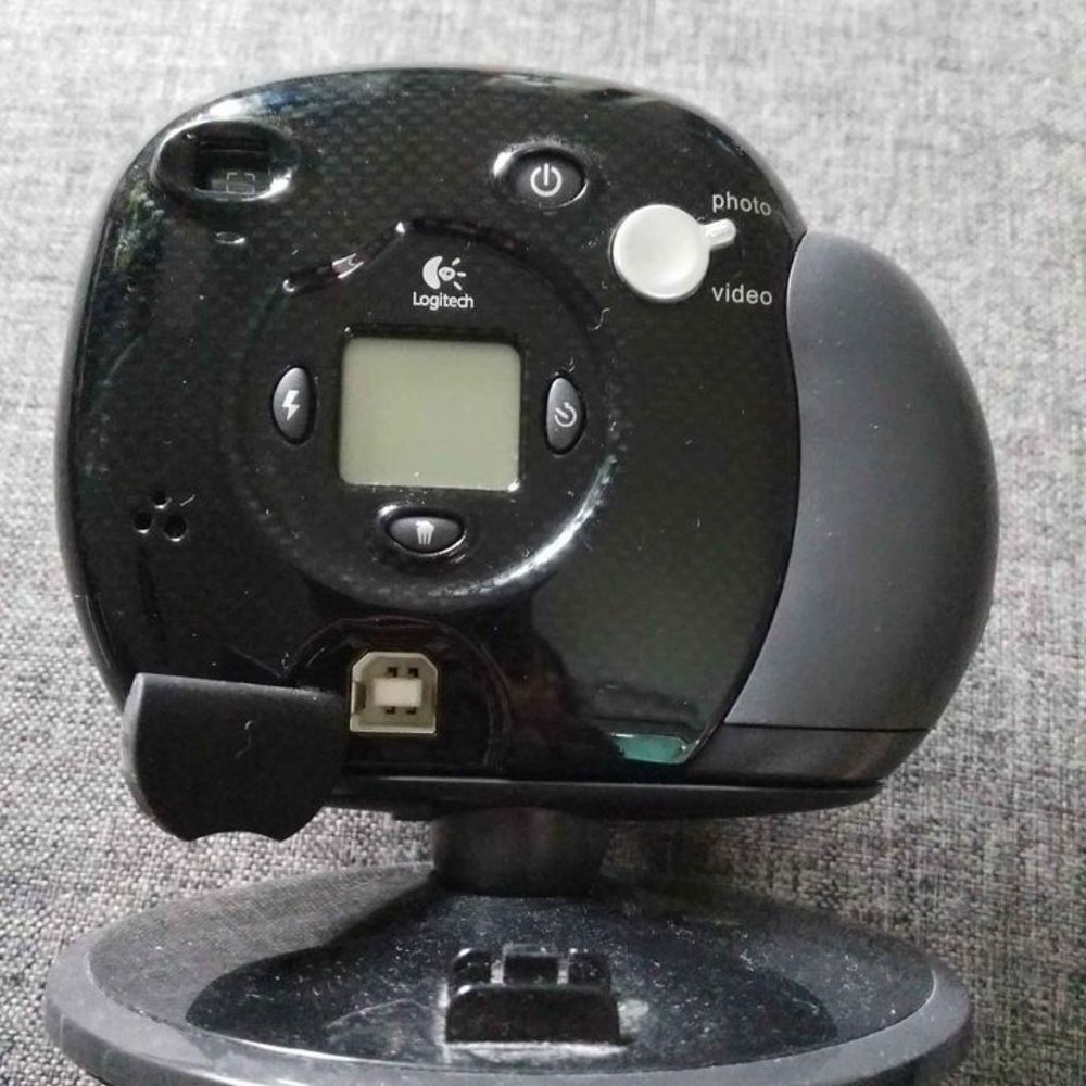Logitech ClickSmart 420 Dual-Mode Camera Webcam - Picture 2 of 2